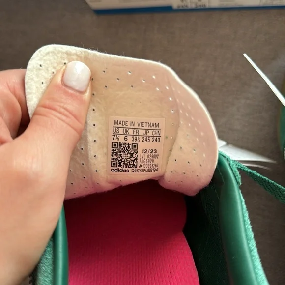 Adidas Gazelles NEW - Picture 5 of 6